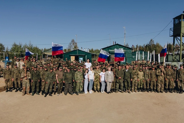 Концерт в поддержку военнослужащих прошел на военном полигоне села Екатеринославка Октябрьского района